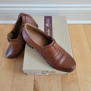 Clarks Women's Rosalyn Nicole Dark Tan Leather Size 7M